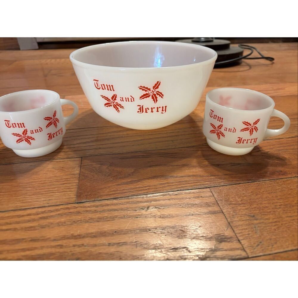 Vintage Anchor Hocking Tom and Jerry Bowl and Mugs